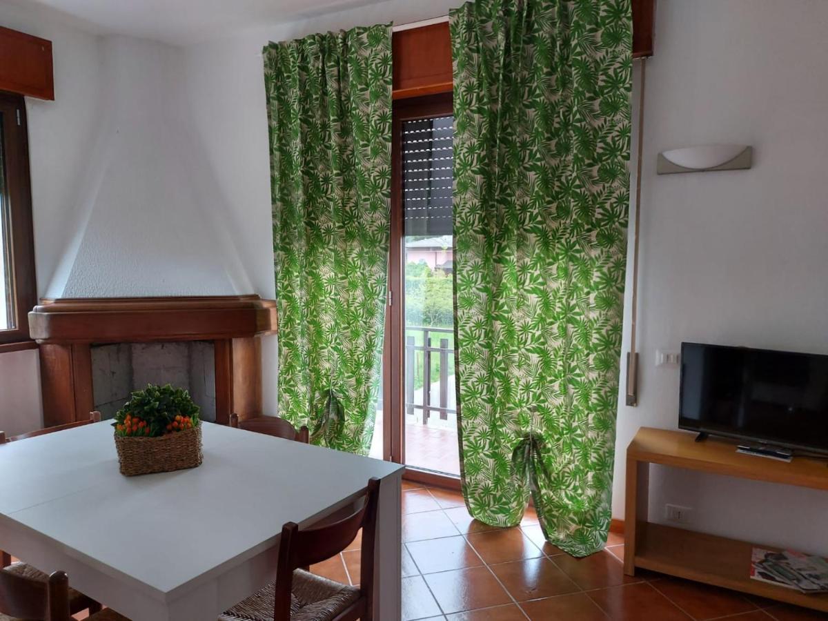 Bnbook Casa Dei Peschi - Lago Di Monate Cadrezzate Kültér fotó